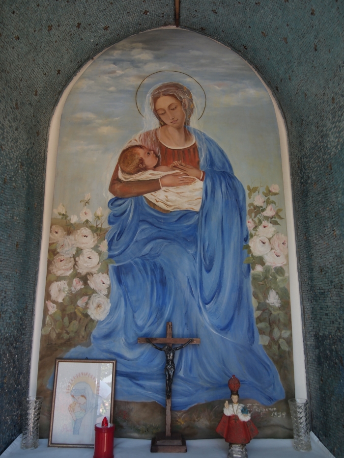 Interno dell'edicola